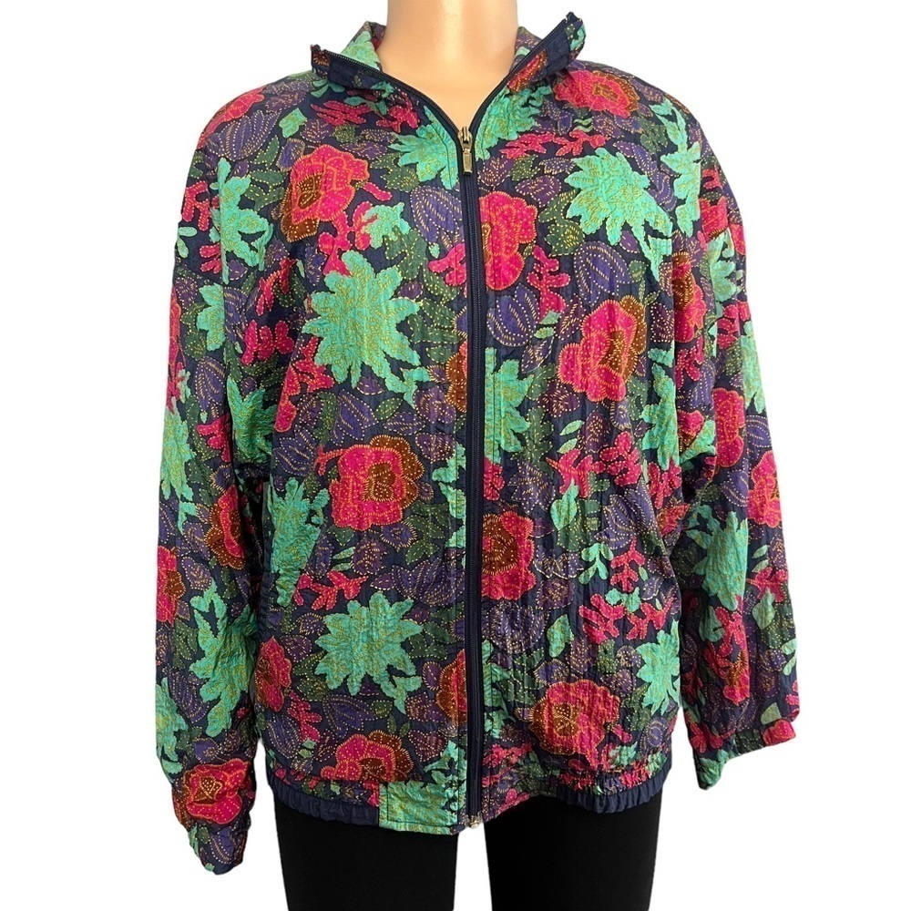 3/$30 ☀️ Bolo Spirit Vintage 80s Vibrant Multicolored Floral Windbreaker